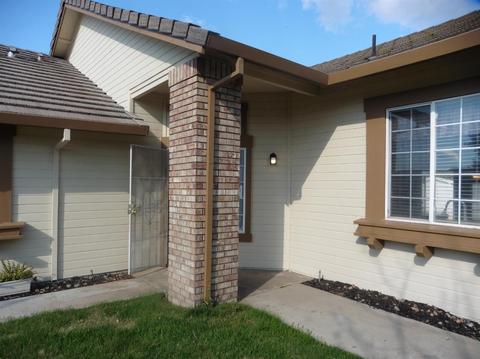 136 Ruess, Ripon, CA 95366 photo 4