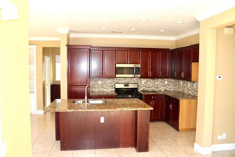 4192 Piccadilly Ln, Turlock, CA 95382 photo 9