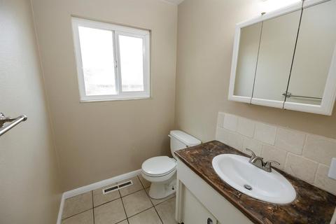 2117 Regent Ct, Modesto, CA 95350 photo 20