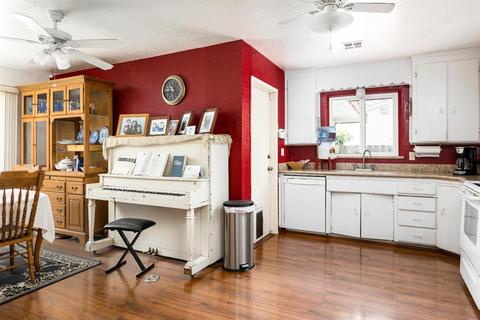 1621 Concord Ave, Modesto, CA 95350 photo 9