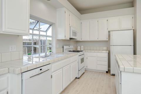 945 Zaragoza St, Davis, CA 95618 photo 12