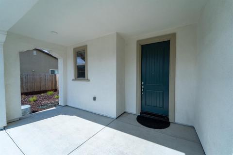 2525 Bloom Ct, Modesto, CA 95355 photo 4