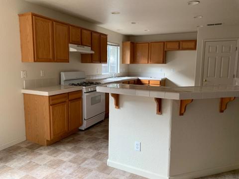 1228 Grebe Ln, Patterson, CA 95363 photo 4