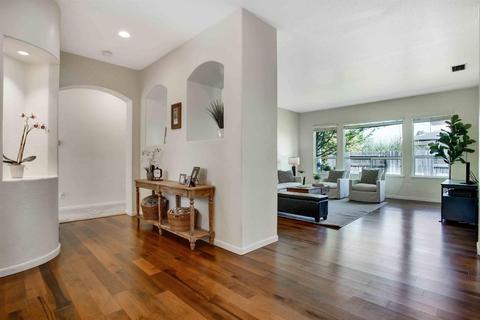 5601 Hoag Pl, Davis, CA 95618 photo 2