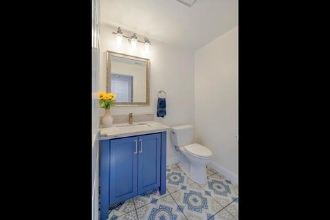 1237 Torrey St, Davis, CA 95618 photo 6