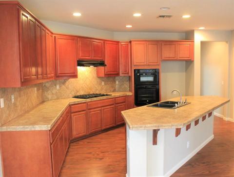 1207 Jasmine Dr, Patterson, CA 95363 photo 2