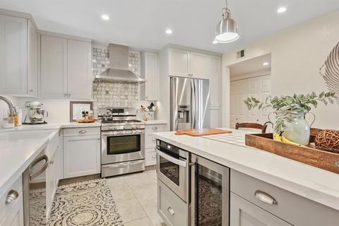 4752 E Hixon Cir, Carmichael, CA 95608 photo 3