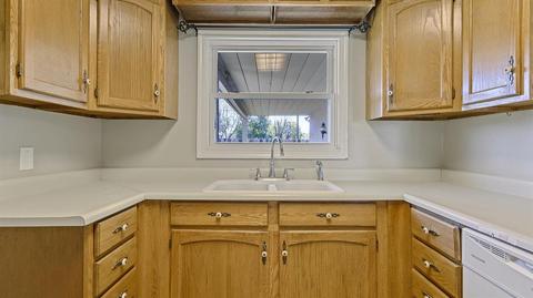 612 E Harney Ln, Lodi, CA 95242 photo 16