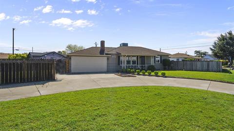 612 E Harney Ln, Lodi, CA 95242 photo 4