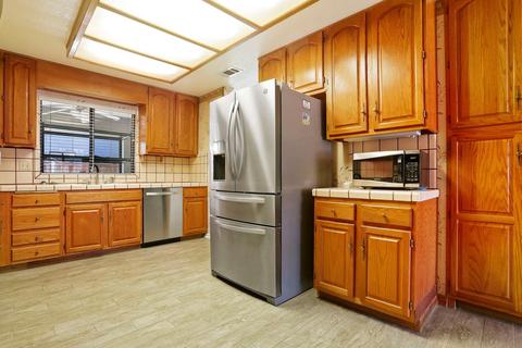 900 Interlaken Dr, Lodi, CA 95242 photo 9