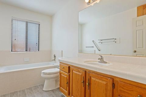 900 Interlaken Dr, Lodi, CA 95242 photo 22