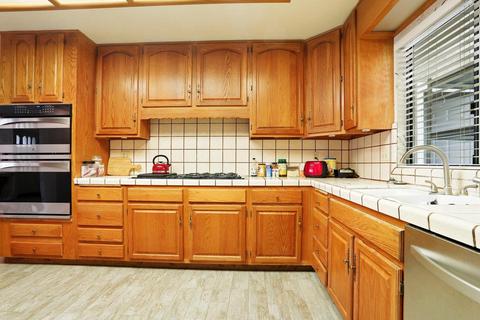 900 Interlaken Dr, Lodi, CA 95242 photo 14