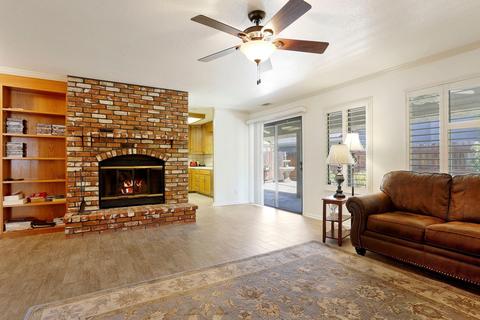 900 Interlaken Dr, Lodi, CA 95242 photo 3