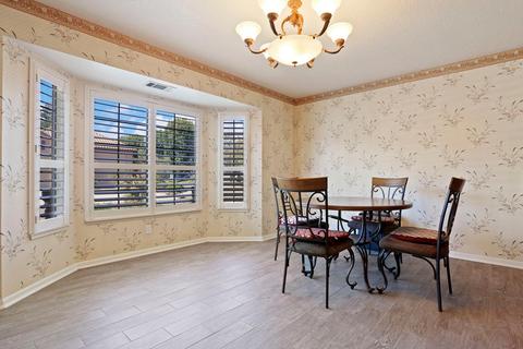 900 Interlaken Dr, Lodi, CA 95242 photo 2