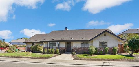 900 Interlaken Dr, Lodi, CA 95242 photo 5