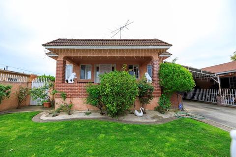 516 Maple St, Lodi, CA 95240 photo 1