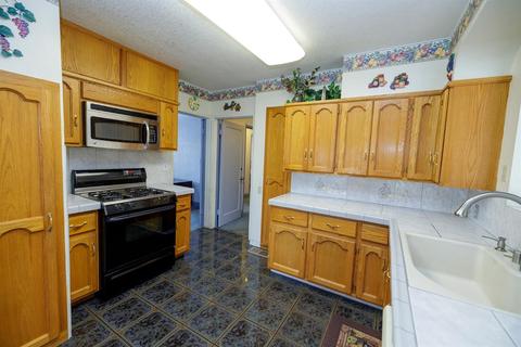 516 Maple St, Lodi, CA 95240 photo 18
