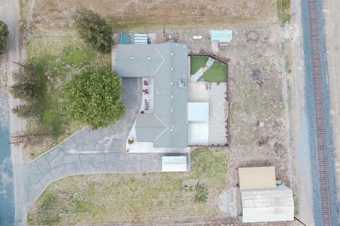 615 E Keyes Rd, Ceres, CA 95307 photo 8