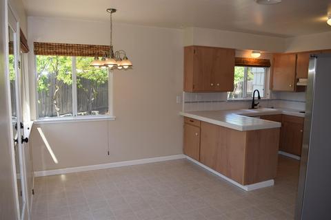 5463 Millburn St, Carmichael, CA 95608 photo 15