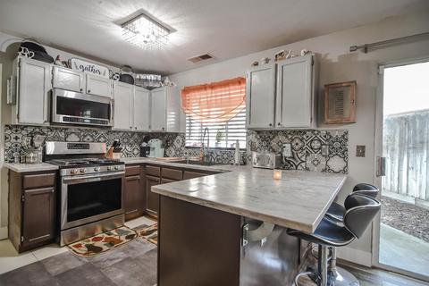 1909 Cobblestone Mnr, Modesto, CA 95355 photo 17