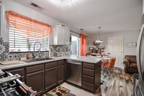 1909 Cobblestone Mnr, Modesto, CA 95355 photo 14