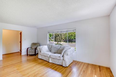 302 Mills Dr, Davis, CA 95616 photo 9