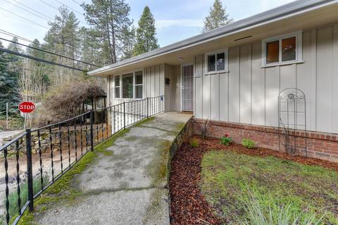 1142 Wall St, Placerville, CA 95667 photo 3