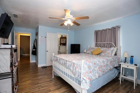 207 Palin Ave, Galt, CA 95632 photo 11