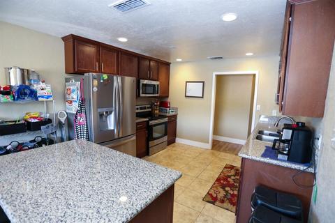 207 Palin Ave, Galt, CA 95632 photo 9