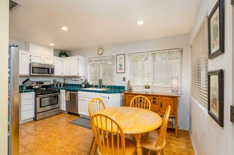 8341 Hillsbrook Dr, Antelope, CA 95843 photo 6