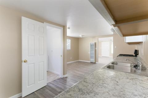1009 Watson Ave, Modesto, CA 95358 photo 13