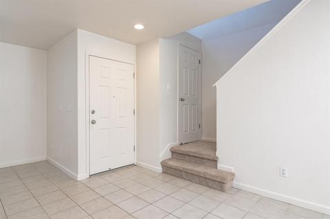 1034 Sparrow Hawk Ln, Patterson, CA 95363 photo 5