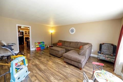 2009 Evelle Ln, Turlock, CA 95380 photo 4