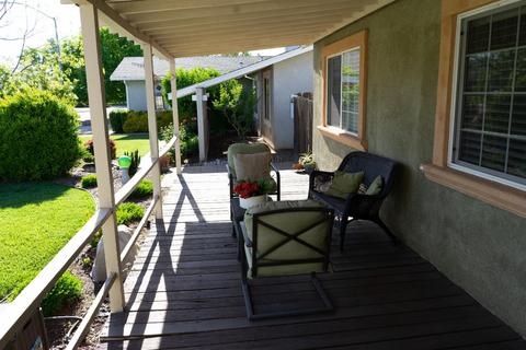 665 Bennington Ave, Turlock, CA 95382 photo 2