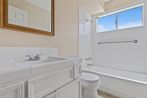 3512 Colonial Dr, Modesto, CA 95356 photo 13