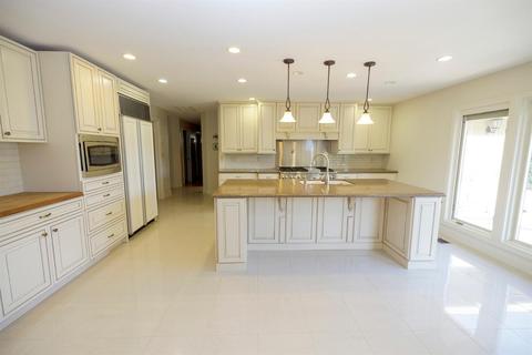 405 Northgate Dr, Modesto, CA 95350 photo 8
