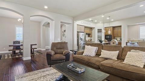 1079 Harvest Mill Dr, Manteca, CA 95336 photo 2