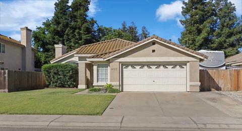 1027 Zumstein Dr, Ripon, CA 95366 photo 1