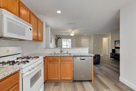 4233 Aubergine Way, Mather, CA 95655 photo 9