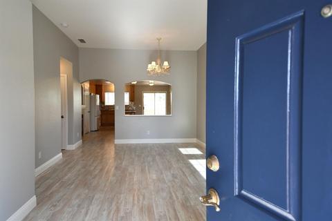 472 N Walnut Ave, Manteca, CA 95336 photo 3