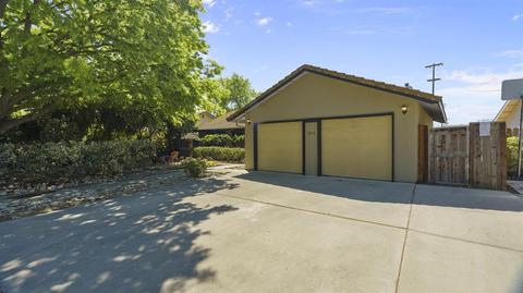 1141 Lillian Dr, Modesto, CA 95355 photo 4