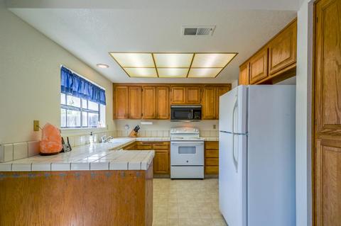 828 Orkney Dr, Patterson, CA 95363 photo 15