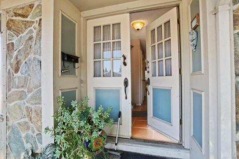 736 S Mills Ave, Lodi, CA 95242 photo 3