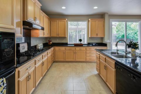 1055 Ledgestone Dr, Folsom, CA 95630 photo 17