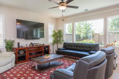 868 Calico Dr, Rocklin, CA 95765 photo 2