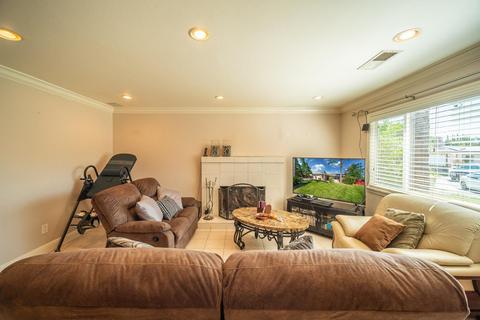 323 Camish Pl, Lathrop, CA 95330 photo 6