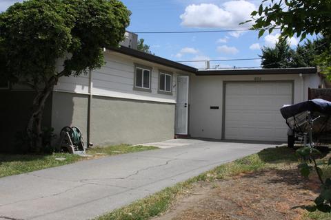 1806 Pomona Dr, Davis, CA 95616 photo 2