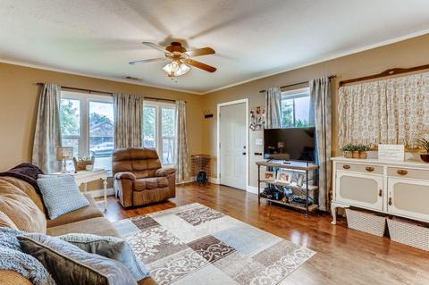 732 Myrtle Ave, Galt, CA 95632 photo 3