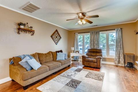 732 Myrtle Ave, Galt, CA 95632 photo 2