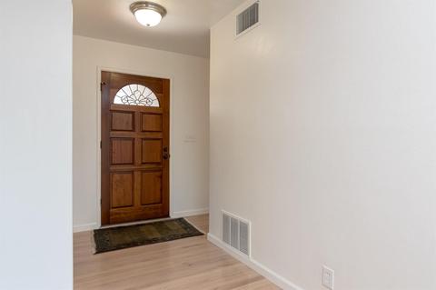 2121 Regent Ct, Modesto, CA 95350 photo 5